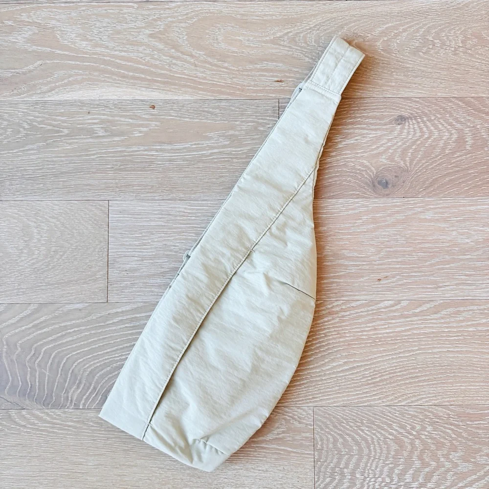 UNIQLO U Unisex Crossbody Bag in Beige - Picture 5 of 9